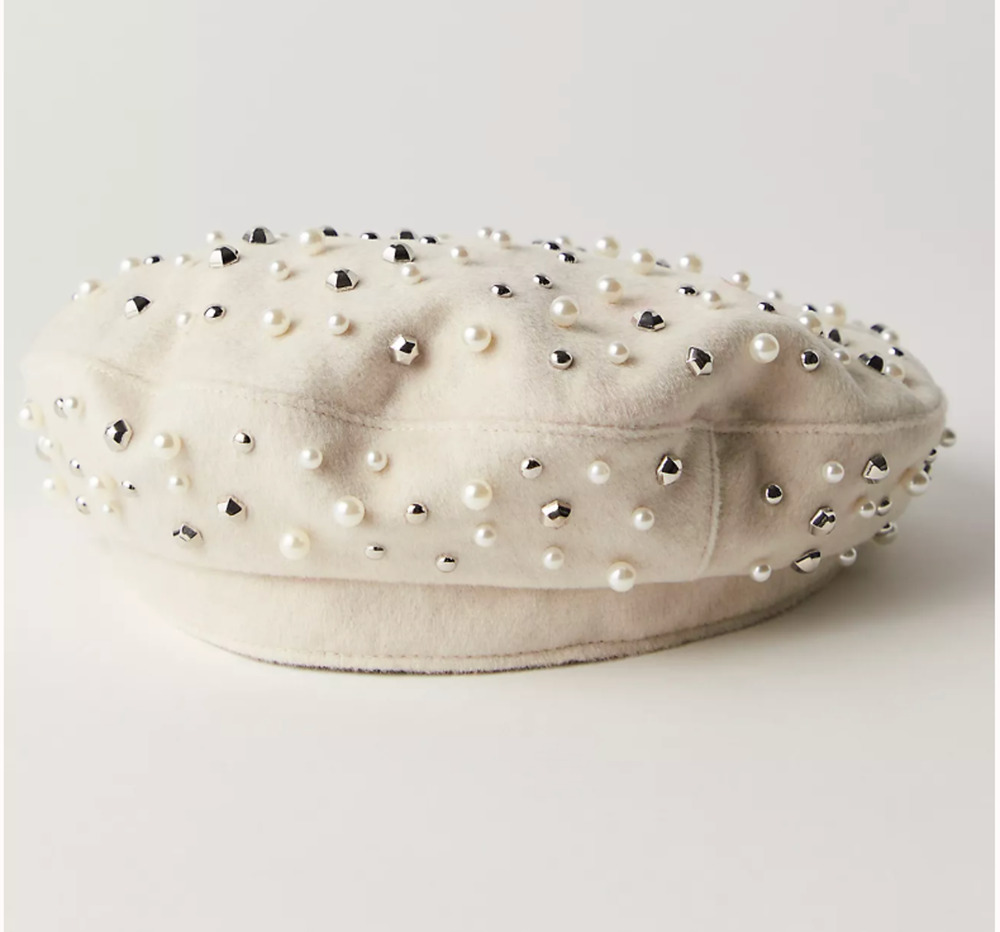 FREE PEOPLE x UNDERSTATED IVORY SO EMMA PEARL EMBELLISHED BERET HAT